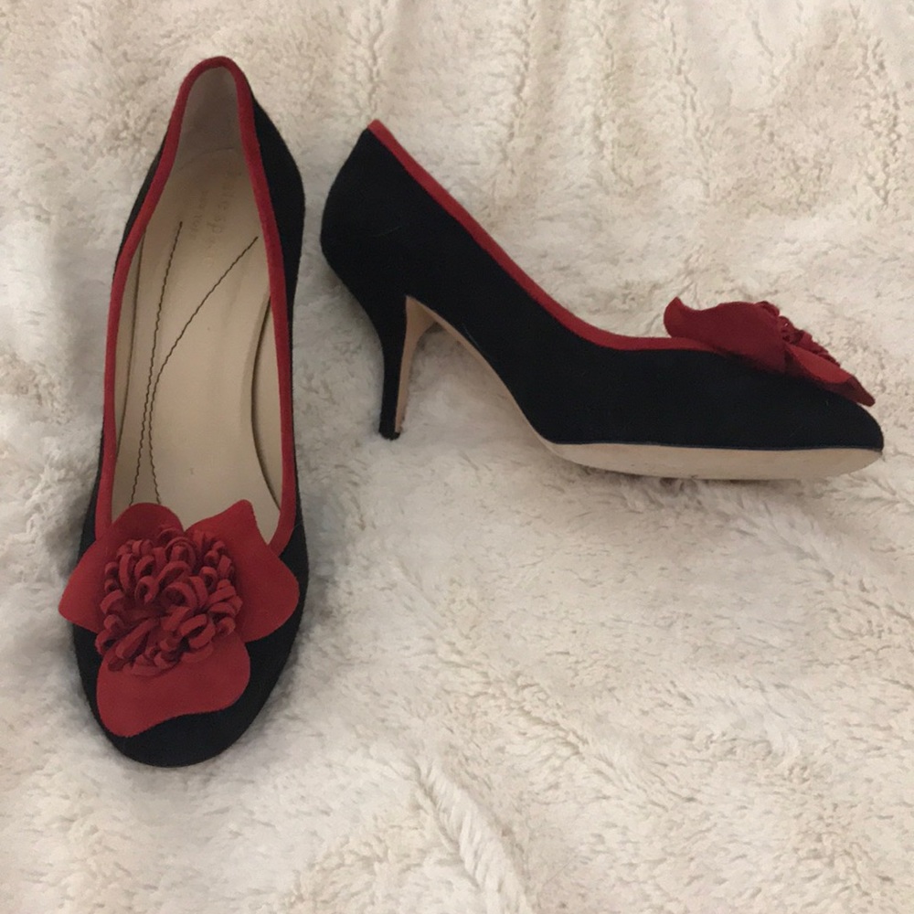 (SIZE 8) Kate Spade Suede Black & Red Flower Heels